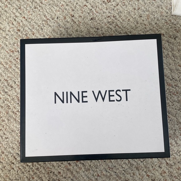 Nine West Natural Tatiana' Pointy Toe Pump size 6M - Picture 10 of 10